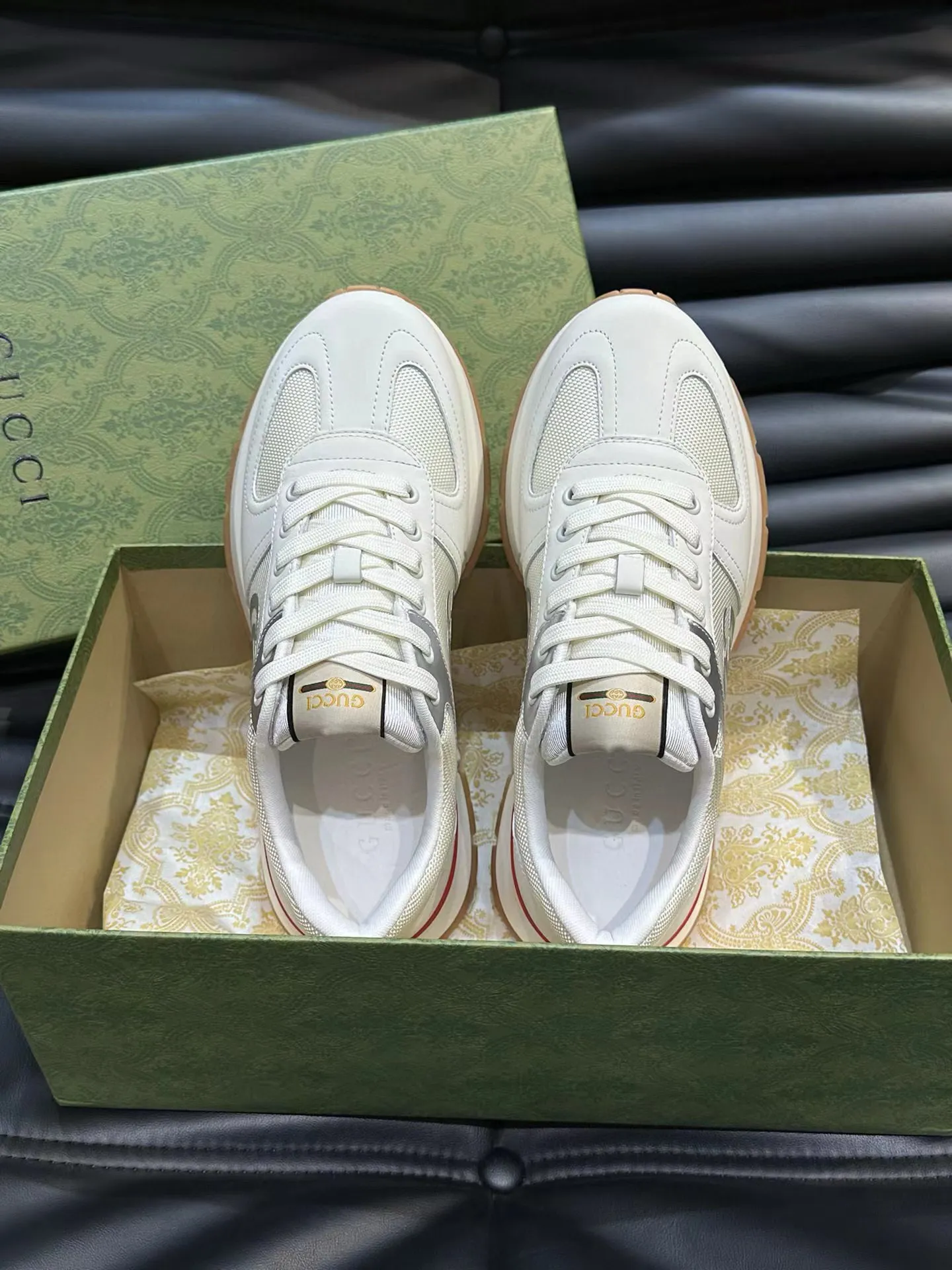 Factory price: 460💰Gucci new men's shoes GUCCI [Lightning] latest shoes are shipped. Original quality, fashionable, made of special materials, sheepskin lining, brand new packaging. The foot feels super comfortable and the workmanship is impeccable. Size: 38-45, Dingyi 45